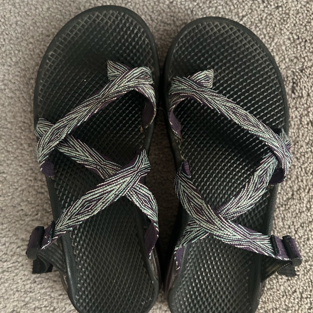 Chaco sz 7 slip ons